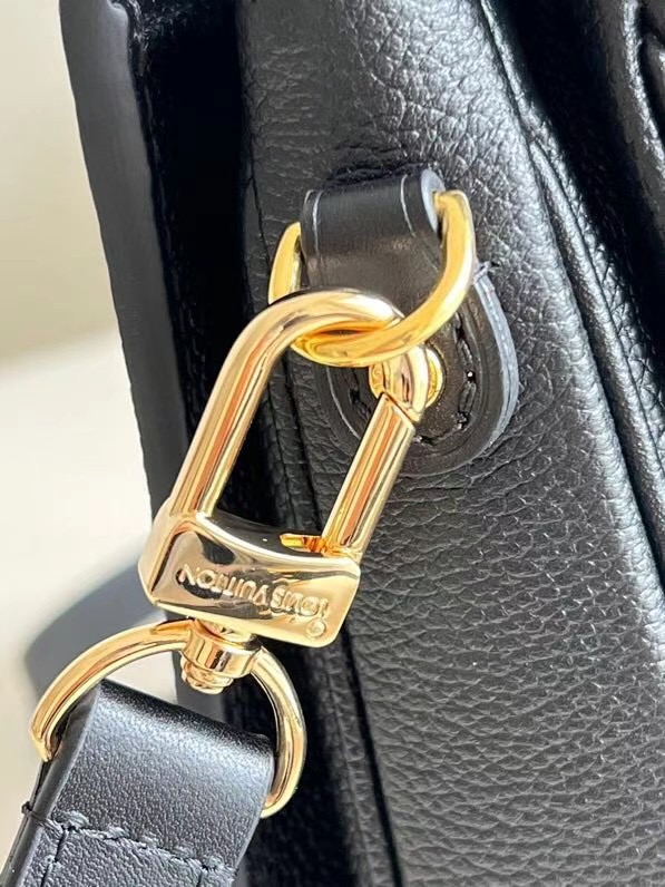 Louis Vuitton POCHETTE METIS M46028 black