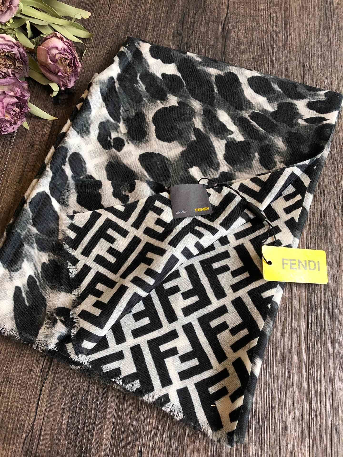 Fendi Scarf F00024