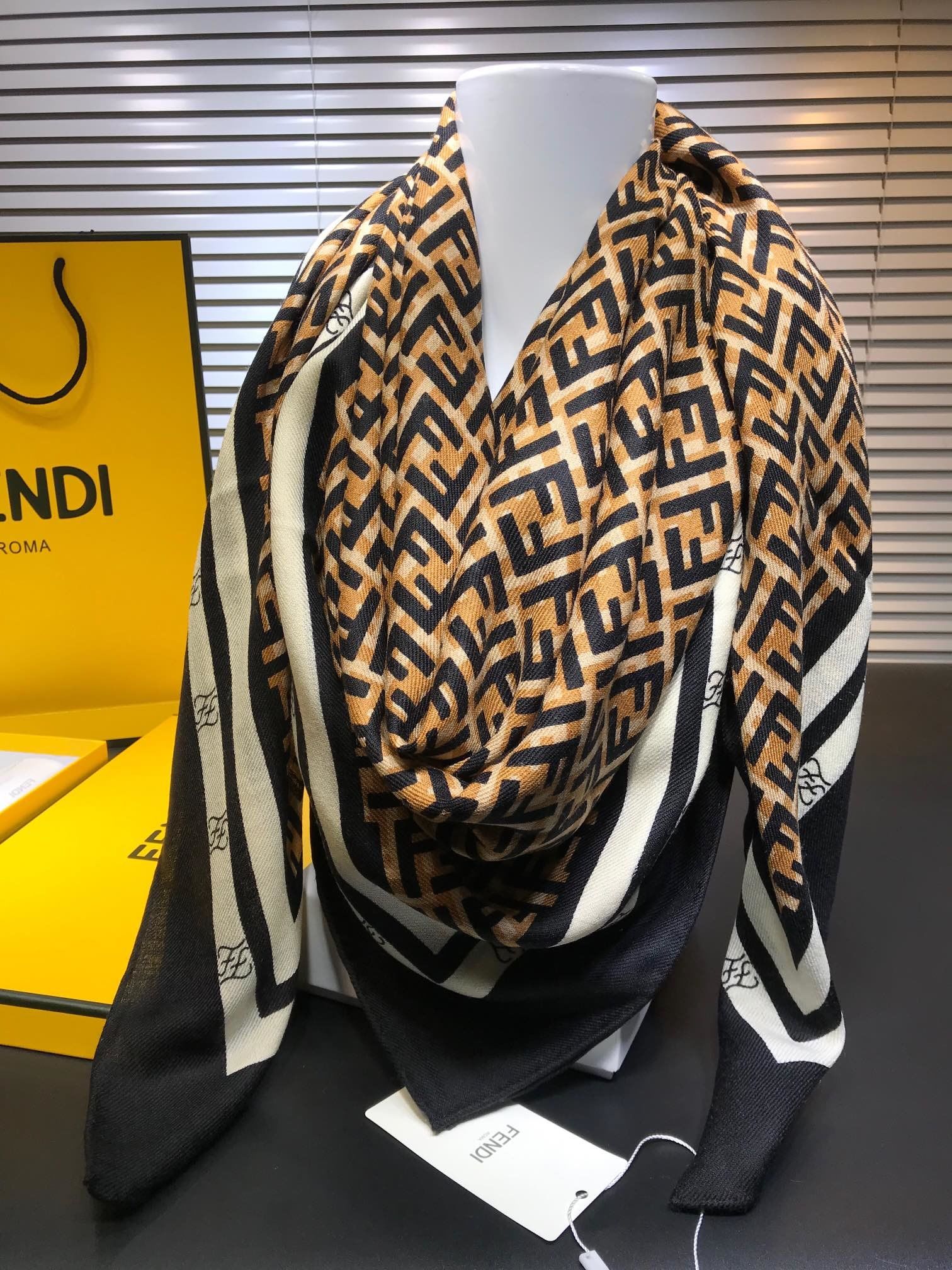 Fendi Scarf F00035