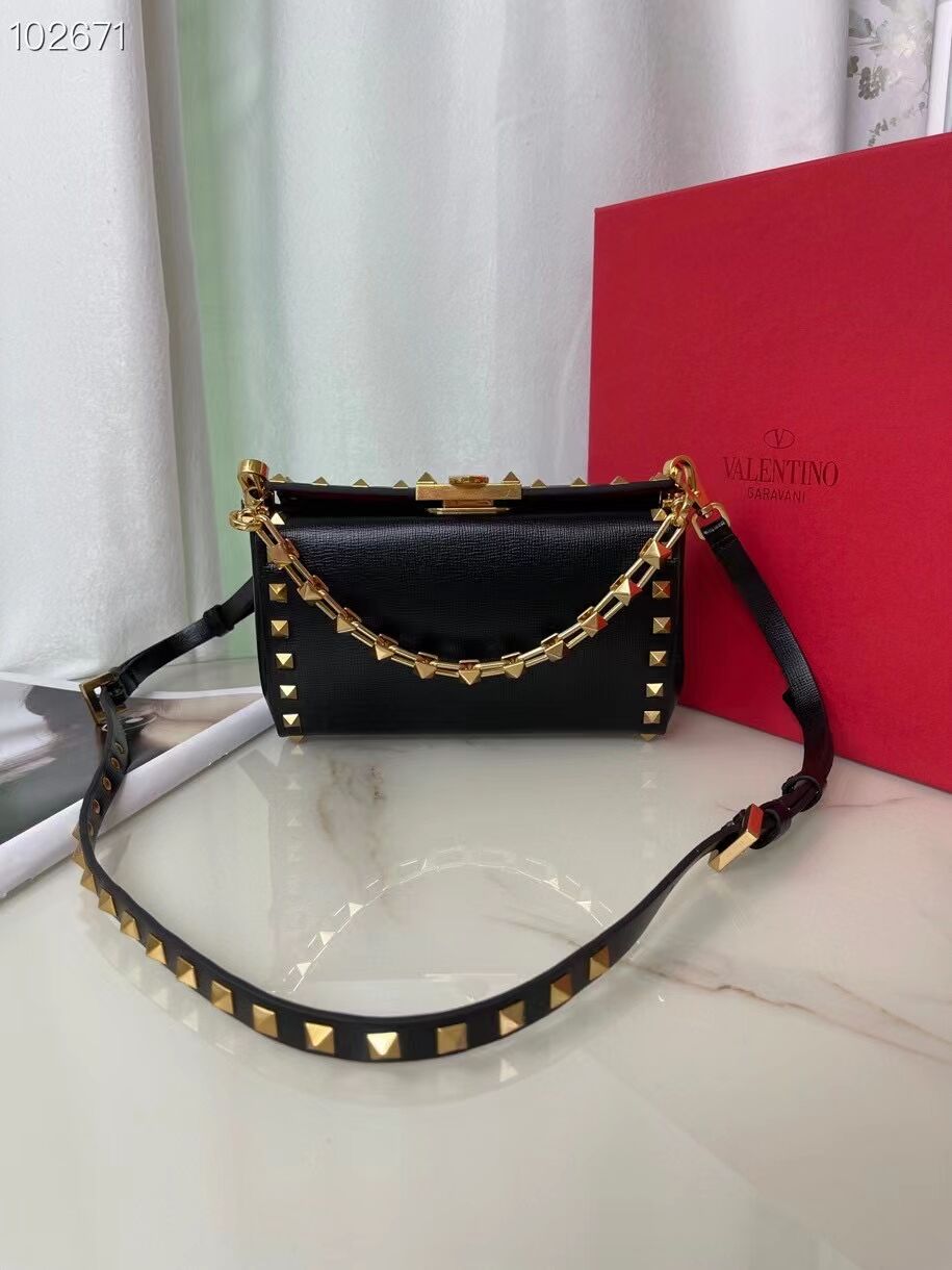 VALENTINO GARAVANI Rockstud Alcove Grain calf shoulder bag V0189 black