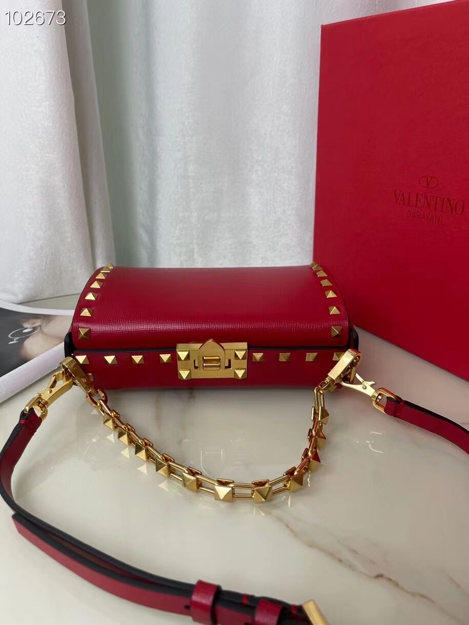 VALENTINO GARAVANI Rockstud Alcove Grain calf shoulder bag V0189 red