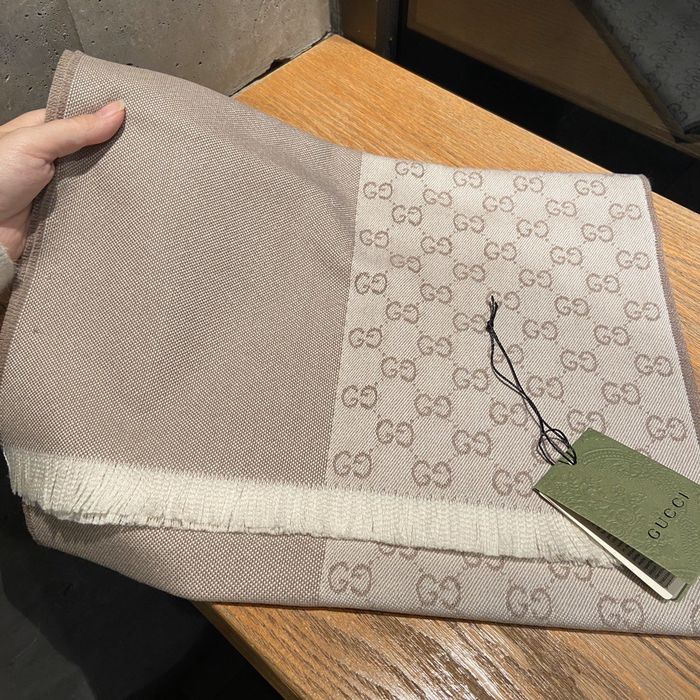 Gucci Scarf G00103