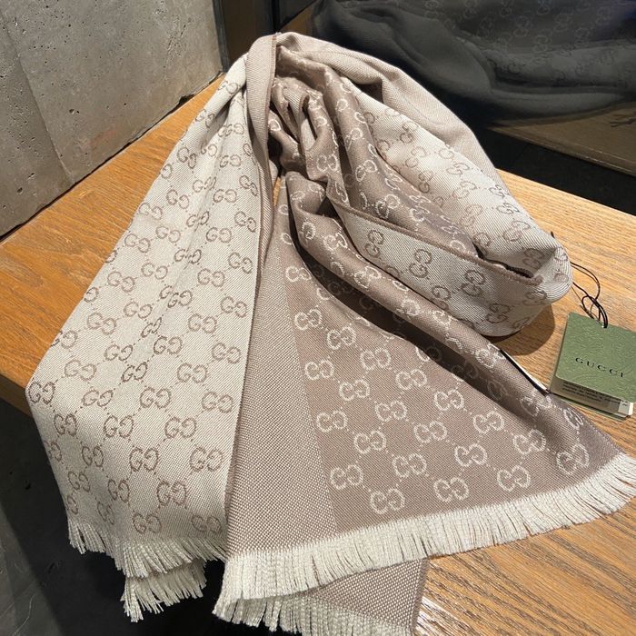 Gucci Scarf G00103