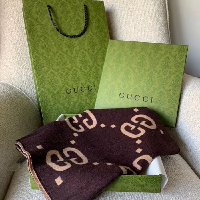 Gucci Scarf G00105