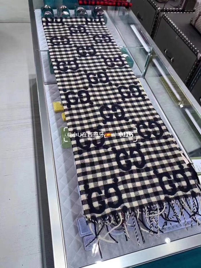 Gucci Scarf G00110