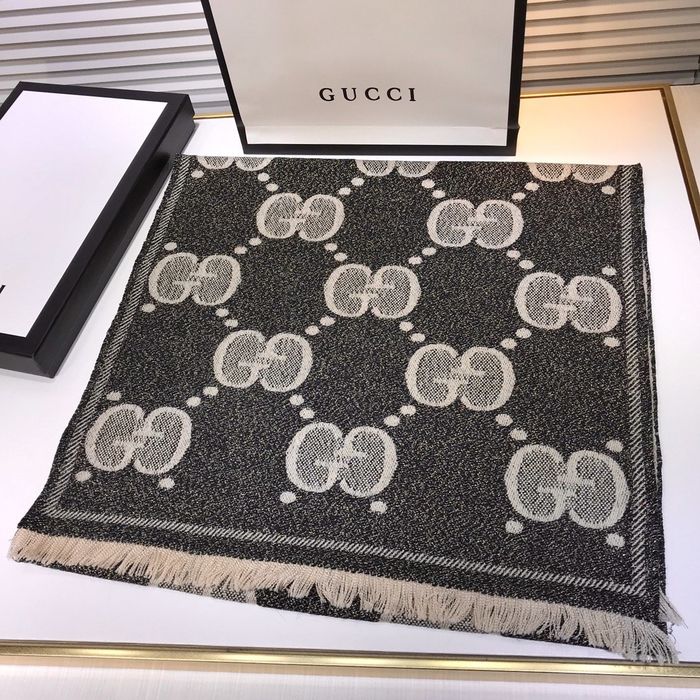 Gucci Scarf G00114