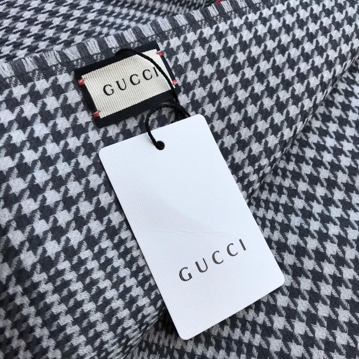 Gucci Scarf G00123