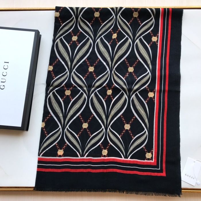 Gucci Scarf G00129