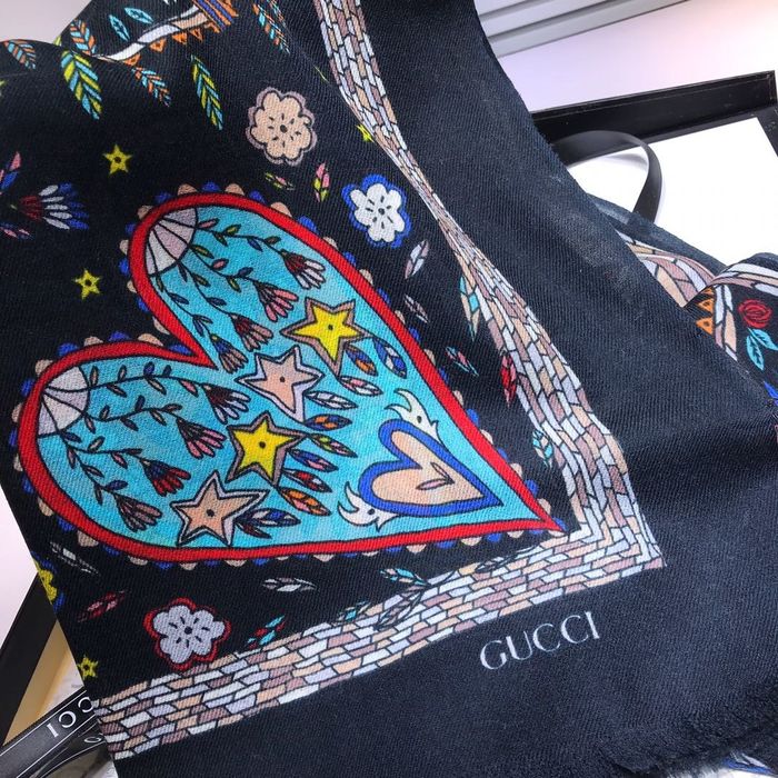 Gucci Scarf G00130