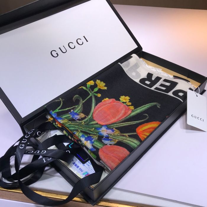 Gucci Scarf G00132