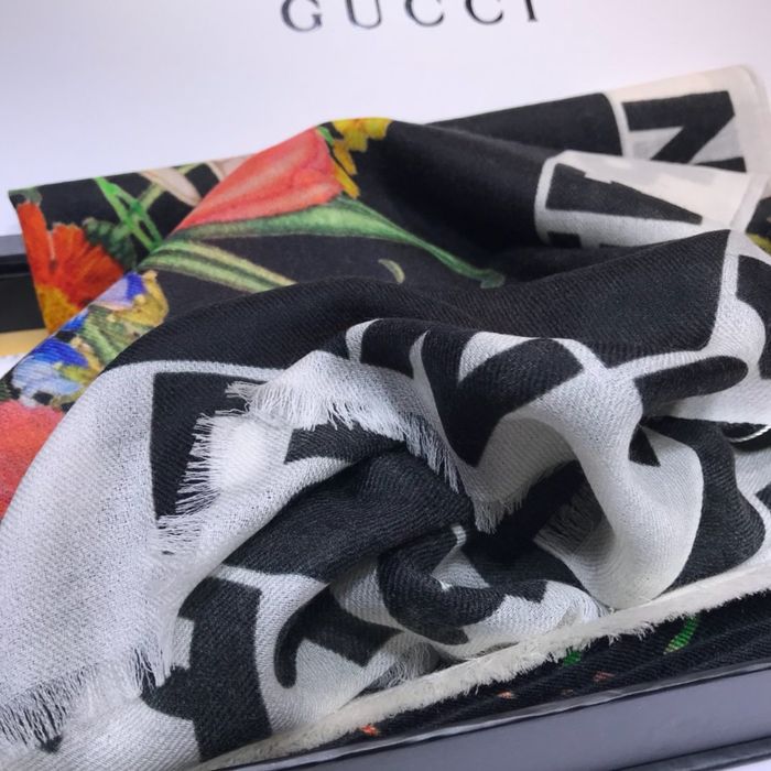 Gucci Scarf G00132