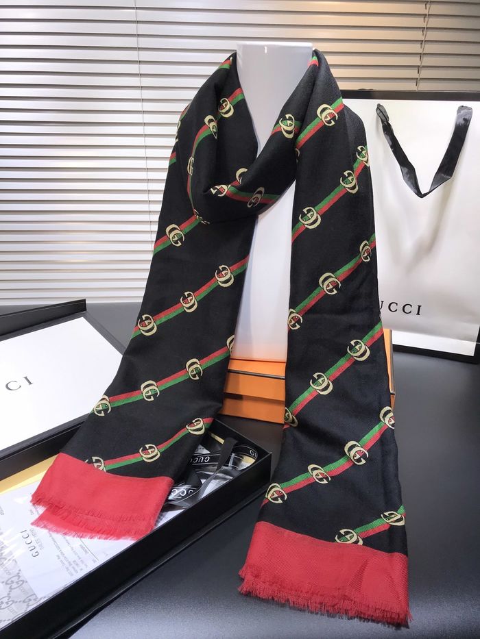 Gucci Scarf G00135