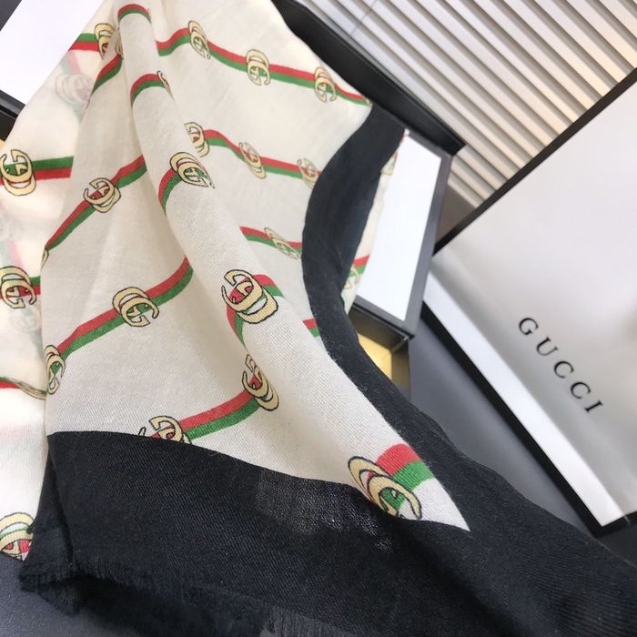 Gucci Scarf G00136