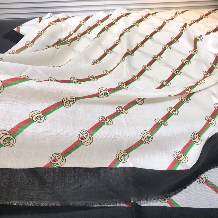 Gucci Scarf G00136