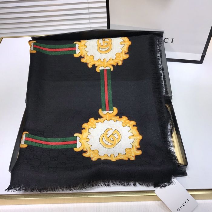 Gucci Scarf G00138