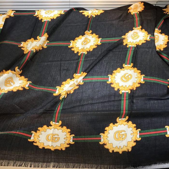 Gucci Scarf G00138