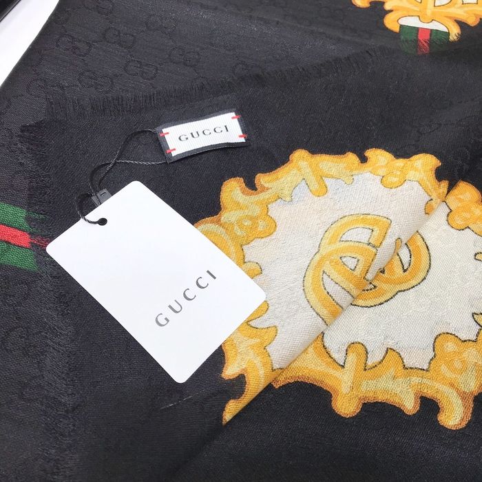 Gucci Scarf G00138