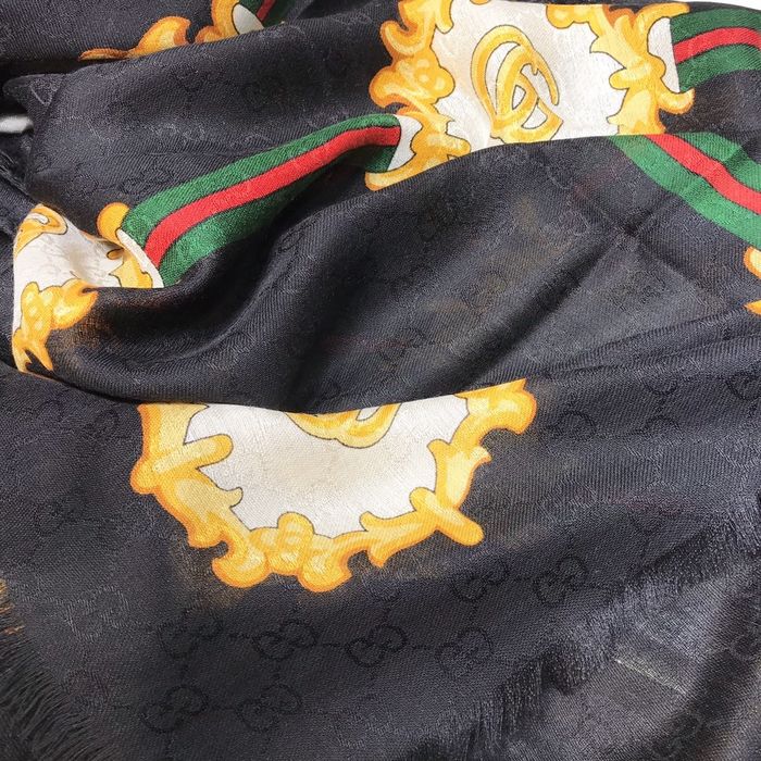 Gucci Scarf G00138