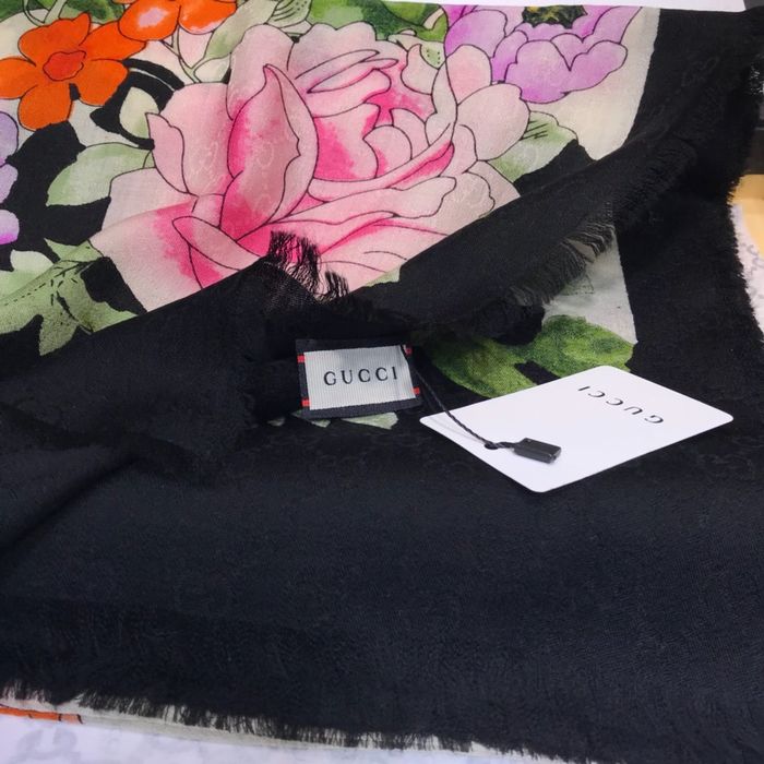 Gucci Scarf G00139