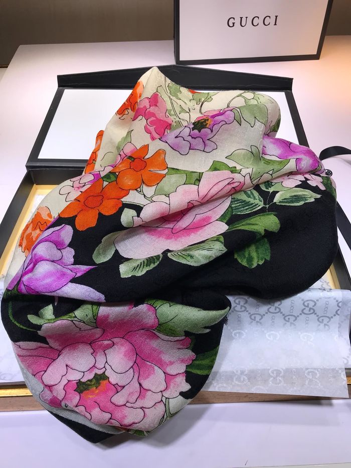 Gucci Scarf G00139