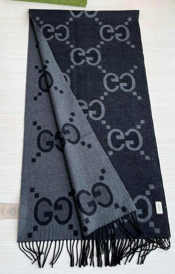 Gucci Scarf G00156