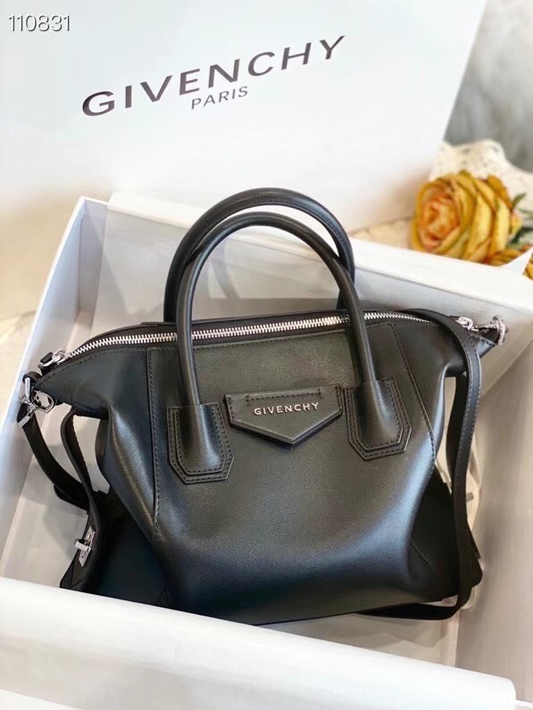 GIVENCHY Original Leather Shoulder Bag 63188 black