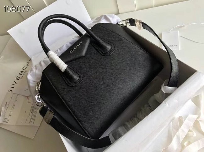 Givenchy Grained Calfskin Antigona Bag 1080 black