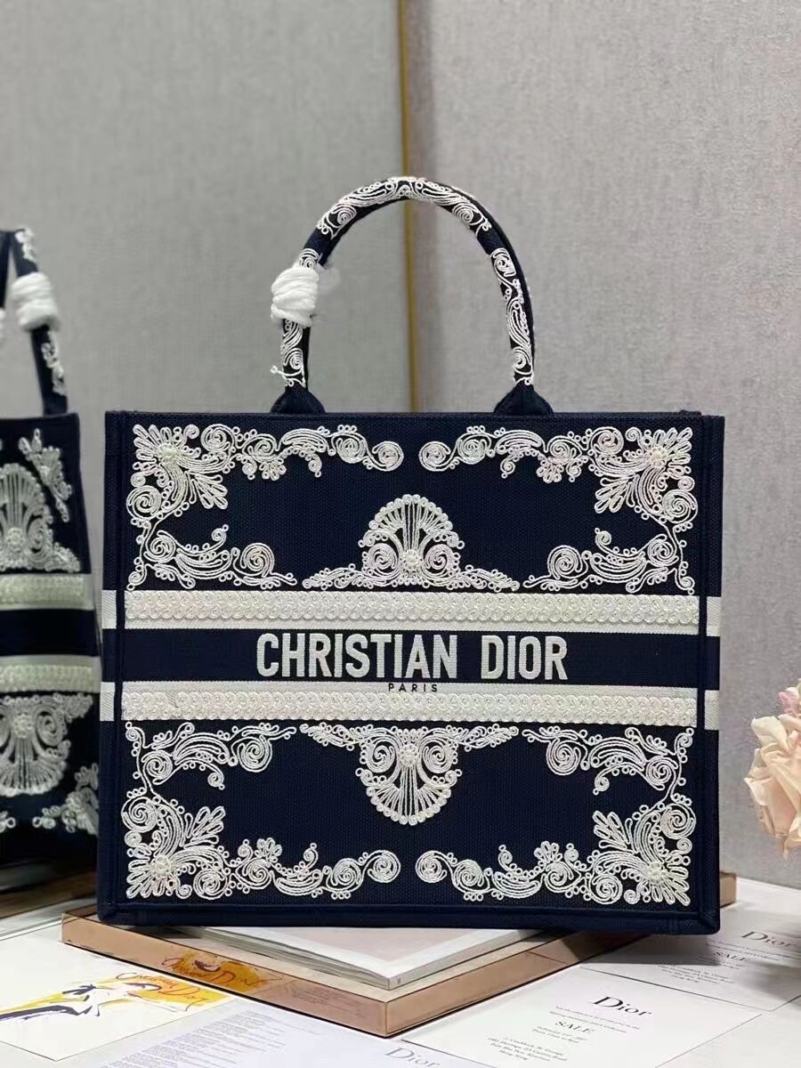 DIOR BOOK TOTE Embroidery C1211L