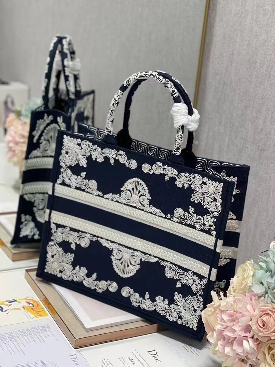 DIOR BOOK TOTE Embroidery C1211L