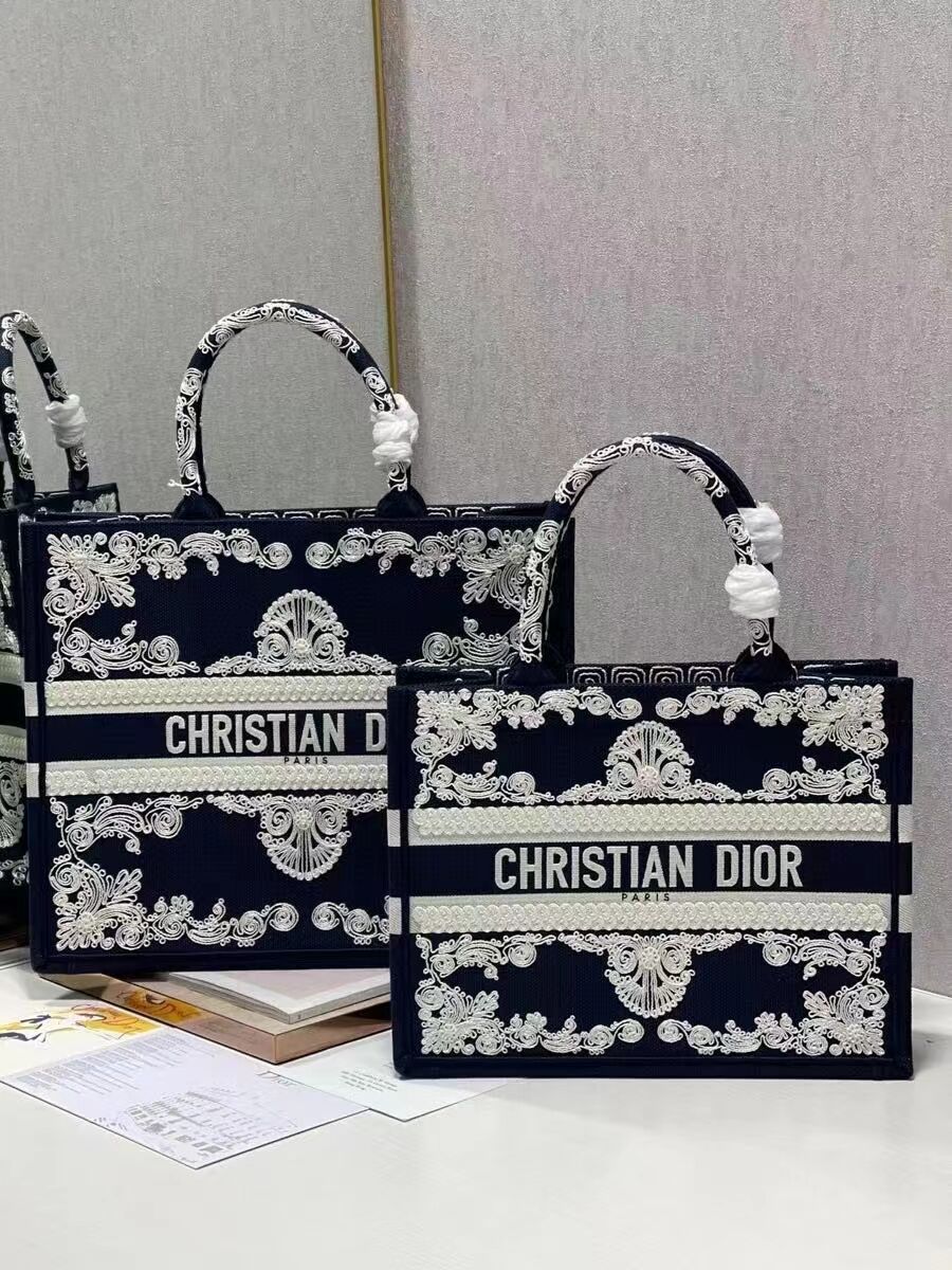 DIOR BOOK TOTE Embroidery C1211L