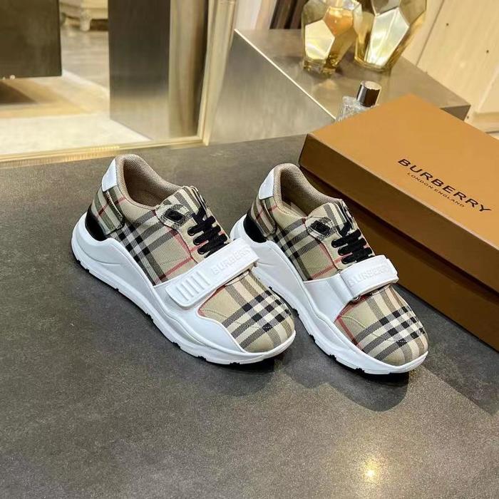 Burberry shoes BU00011