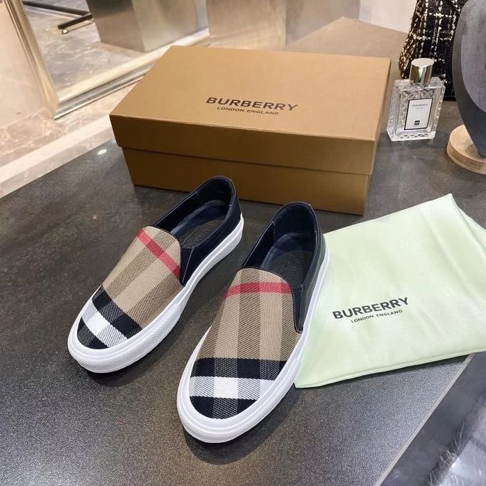 Burberry shoes BU00017