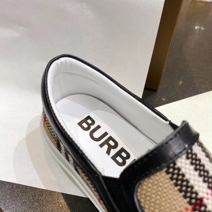 Burberry shoes BU00023