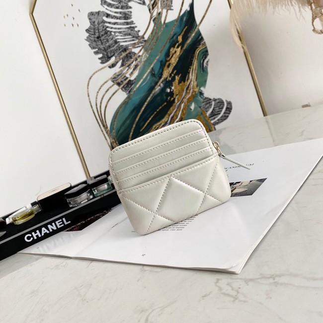 Chanel 19 Zip Card bag 82086 Pearl white