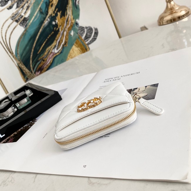 Chanel 19 Zip Card bag 82086 white