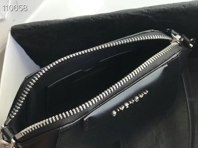 GIVENCHY Original Leather Shoulder Bag 1870 black