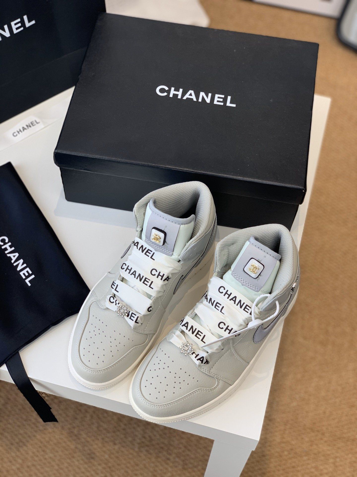 Chanel shoes CH00196