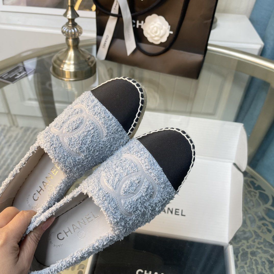 Chanel shoes CH00220