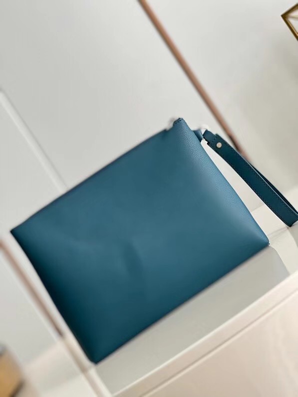 Louis Vuitton POCHETTE VOYAGE M69837 blue