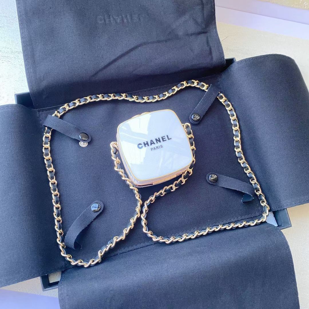 Chanel Box Shoulder Bag C5690 White
