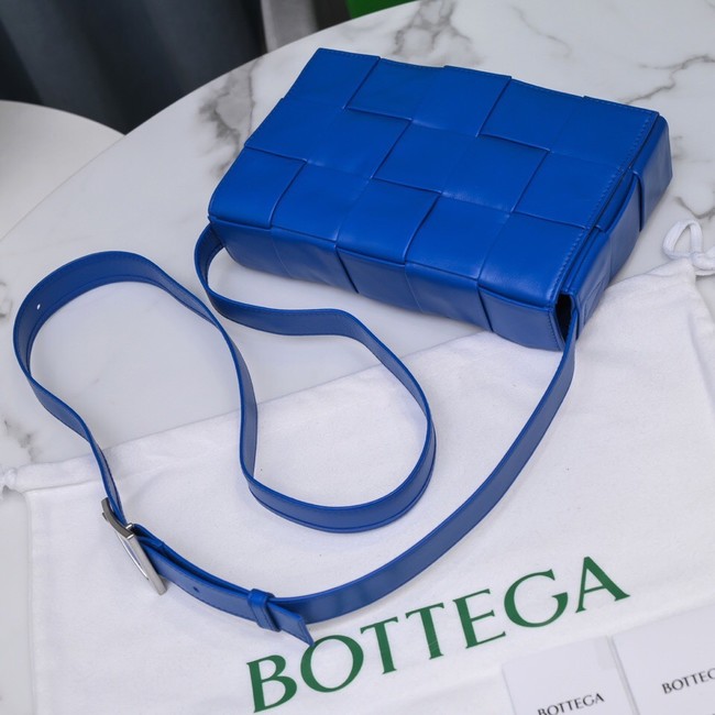 Bottega Veneta CASSETTE 018101 blue