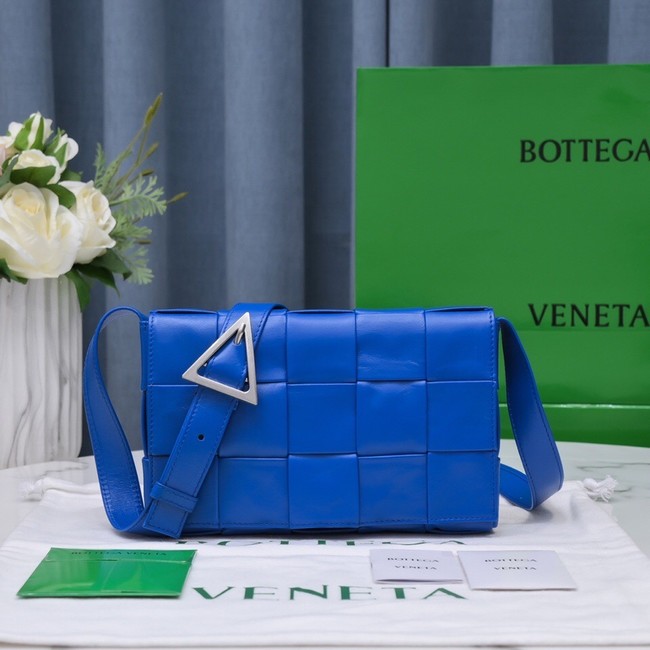 Bottega Veneta CASSETTE 018101 blue