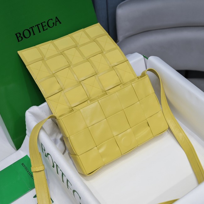 Bottega Veneta CASSETTE 018101 yellow