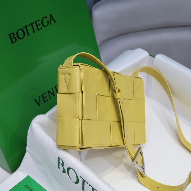 Bottega Veneta CASSETTE 018101 yellow