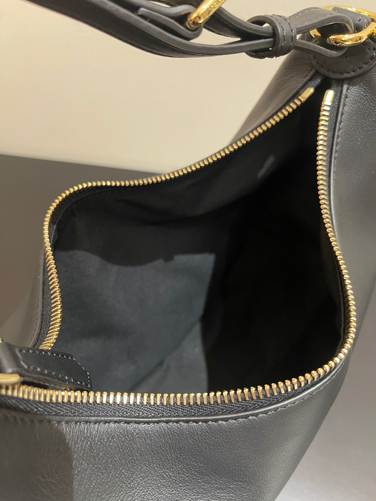 Fendi Praphy Original Leather Big Logo Bag F53988 Black