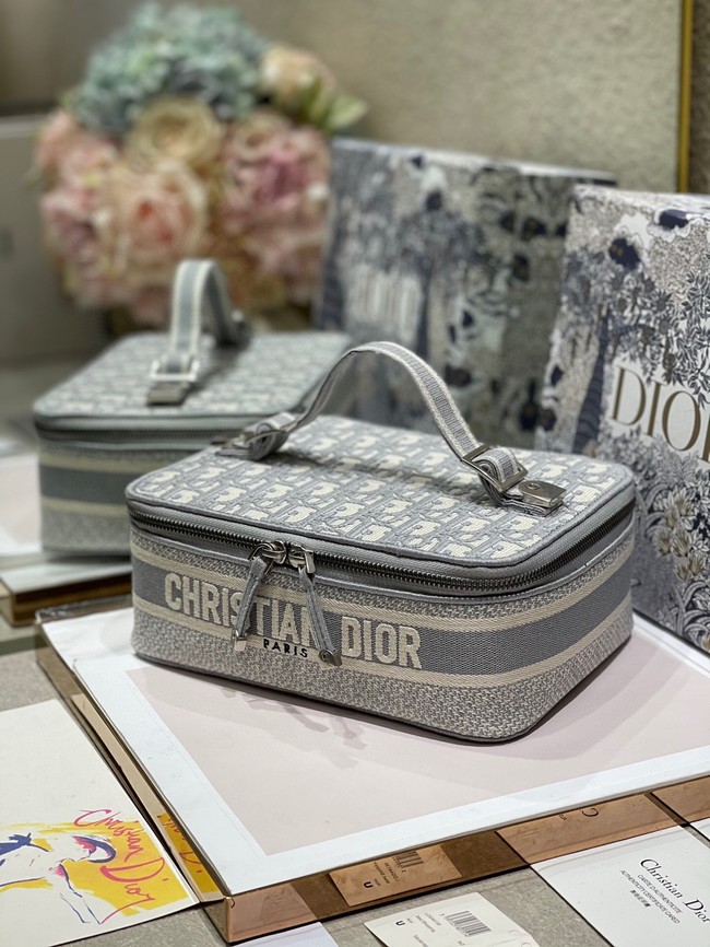 DIOR DIORTRAVEL VANITY CASE grey Dior Oblique Embroidery S5481VR
