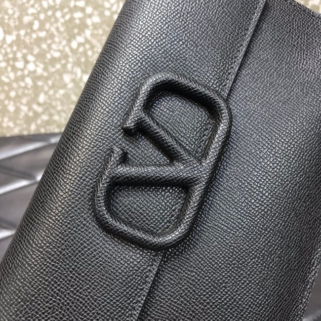 VALENTINO GARAVANI Stud Sign Grained Calfskin clutch bag 0650 black