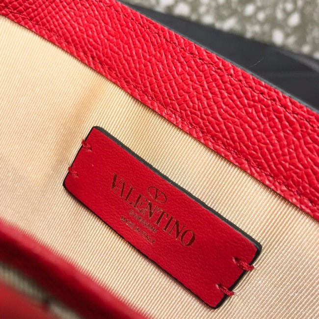 VALENTINO GARAVANI Stud Sign Grained Calfskin clutch bag 0650 red