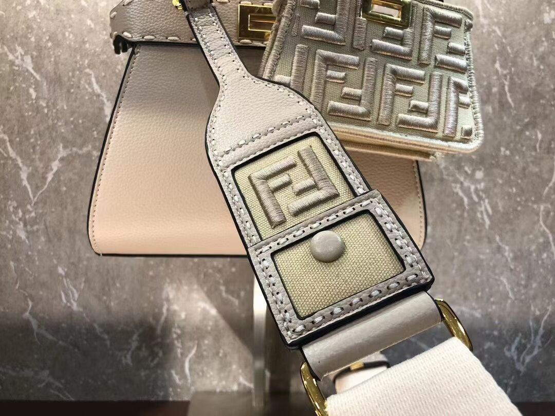 Fendi Peekaboo ISeeU Small leather bag F8636 Beige