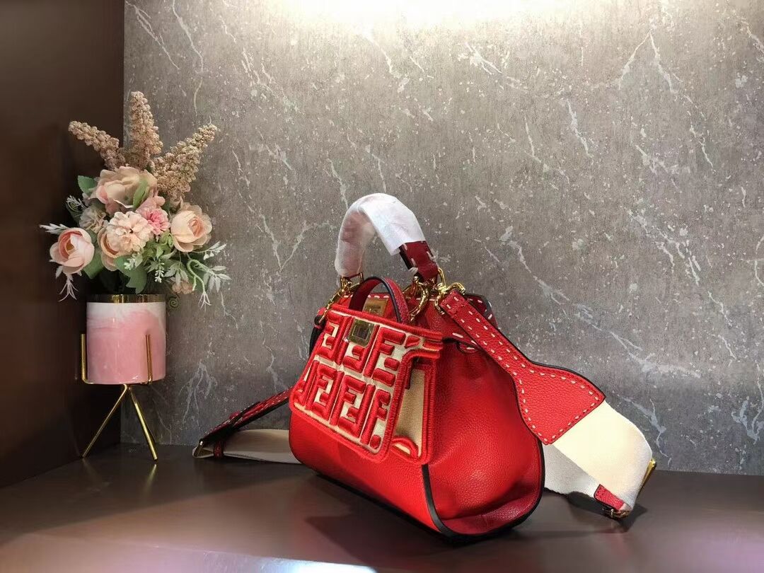 Fendi Peekaboo ISeeU Small leather bag F8636 RED